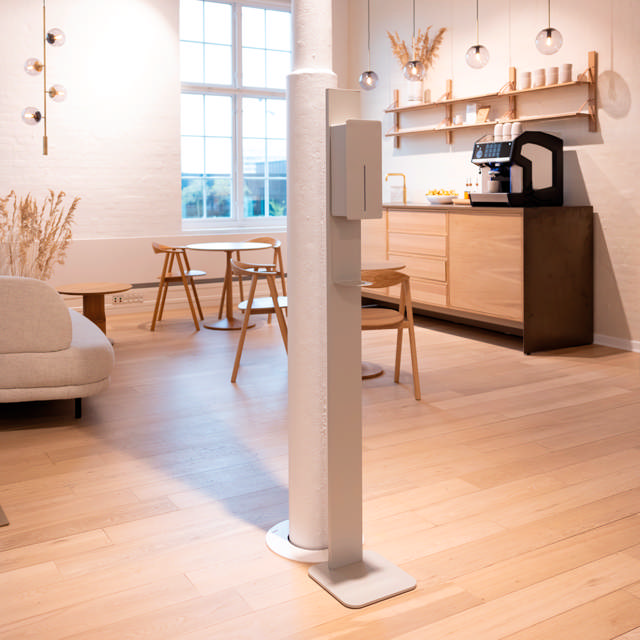 LOKI touch-free dispenser for disinfectant spray, white